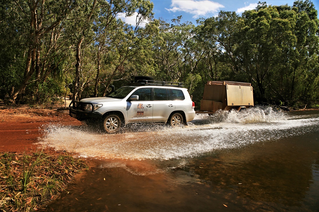 venture-north-safaris-creek-crossing