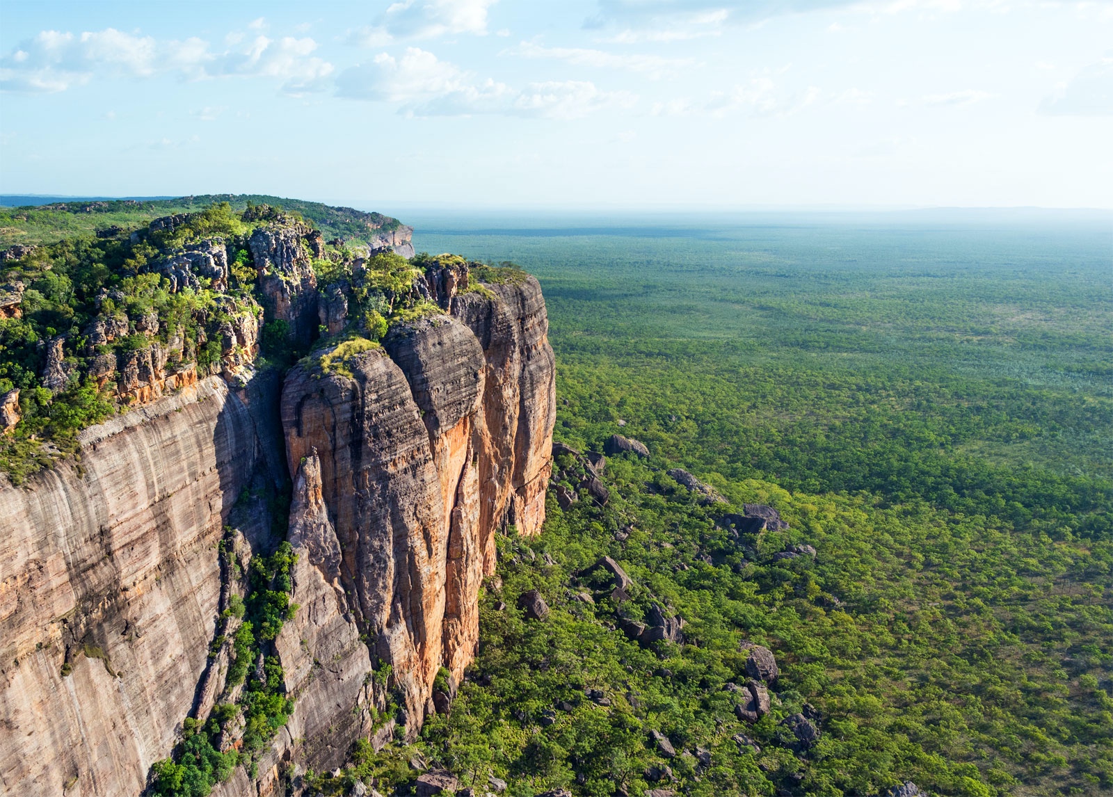 scenic-fight-kakadu-national-park-escarpment